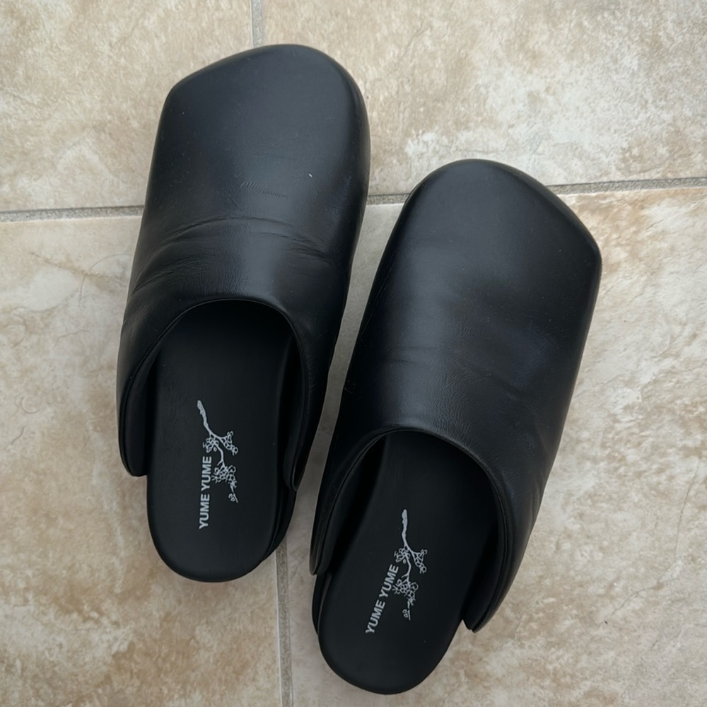 Yume Yume Black Truck Slide Slip-On Loafers